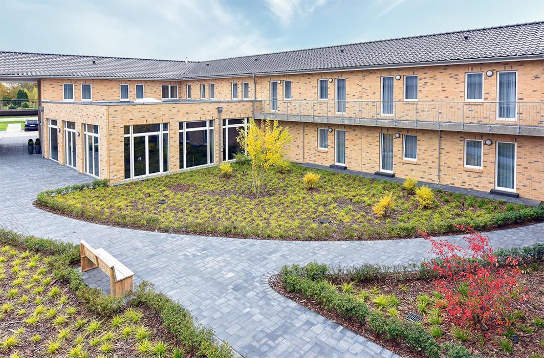 Prima Inn Hotel & Hof Neuruppin - Digitales & Rezeptionsloses Motel Exterior photo